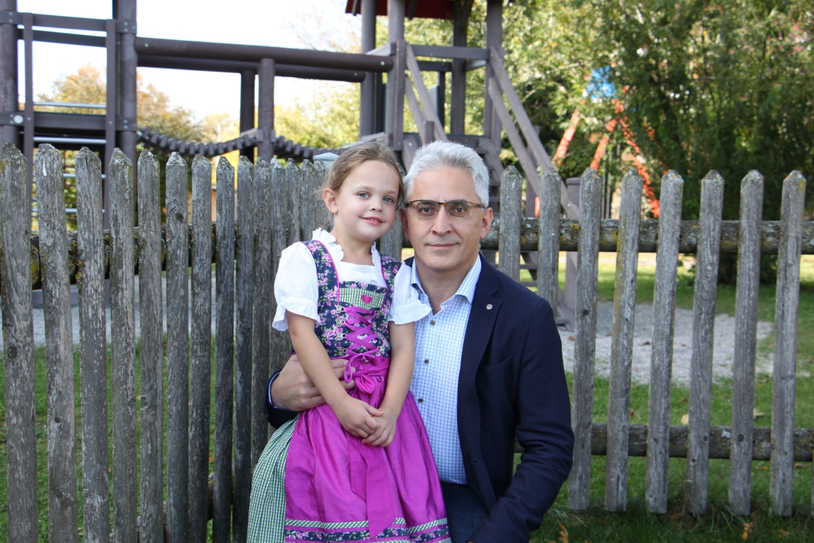 konstantin-papamichail-kontakt